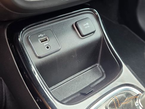 Used 2020 Jeep Compass Limited FWD image 32