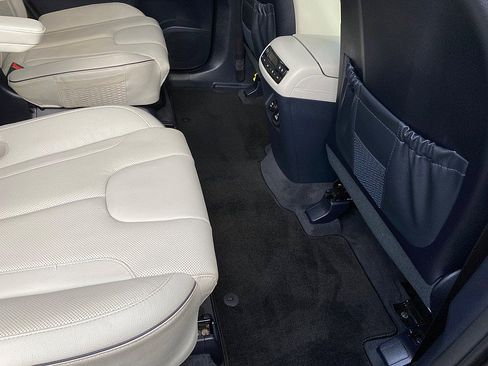 Used 2024 Hyundai Palisade Limited image 32