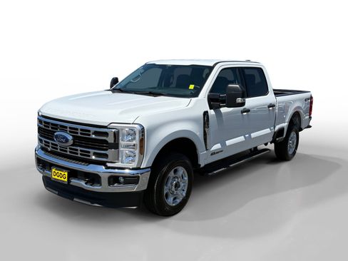 Certified 2025 Ford F250 XLT AWD/4WD image 1