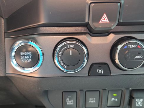 Certified 2023 Toyota Tacoma TRD Off-Road w/ Technology Package AWD/4WD image 24