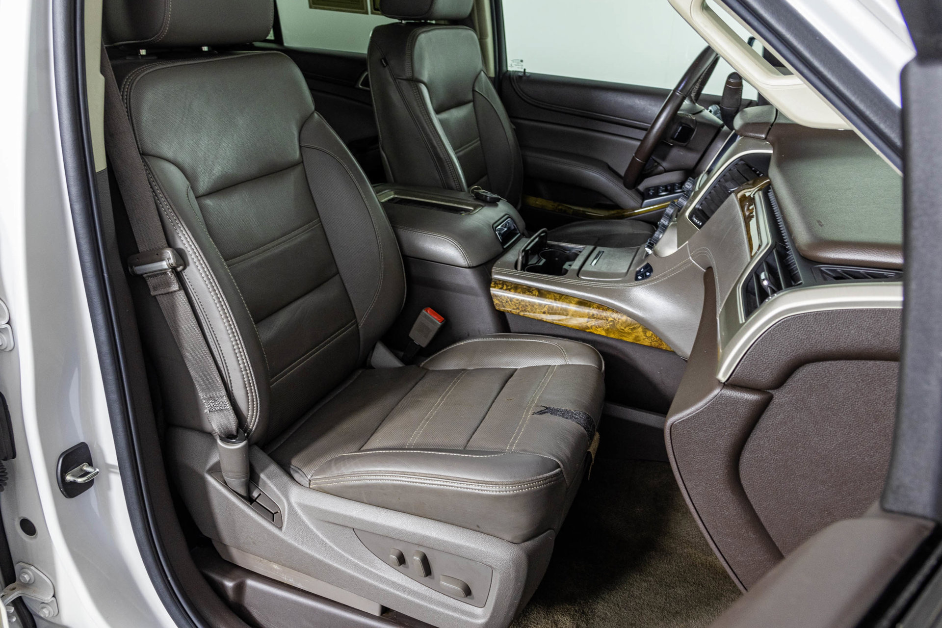 Used 2016 GMC Yukon Denali w/ Open Road Package AWD/4WD image 55