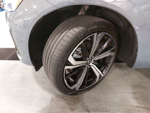 Used 2022 Volvo XC60 B6 R-Design w/ Advanced Package image 34