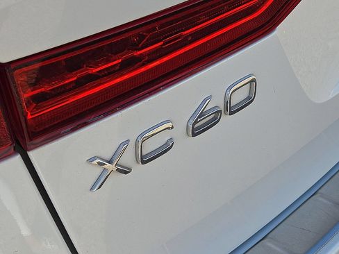 Used 2024 Volvo XC60 B5 Plus w/ Protection Package Premier AWD/4WD image 12