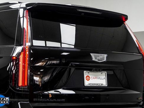 Used 2025 Cadillac Escalade V w/ LPO, ONYX Package image 14
