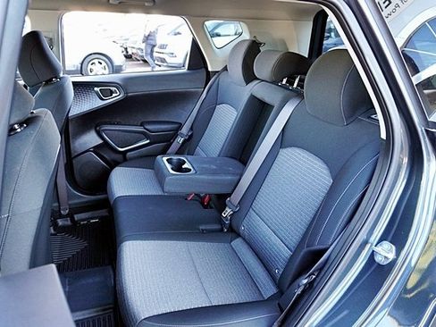 Used 2023 Kia Soul EX image 17