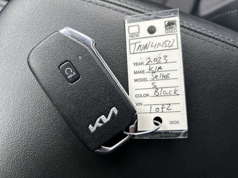 Used 2023 Kia Seltos S image 33