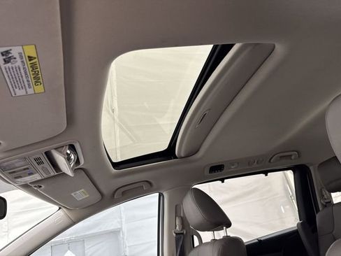 Used 2017 Honda Odyssey EX-L image 18