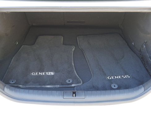 Used 2022 Genesis G70 3.3T image 6