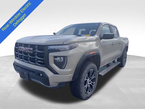 Used 2023 GMC Canyon AT4 w/ AT4 Premium Package AWD/4WD image 8