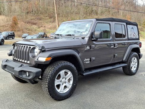 Used 2021 Jeep Wrangler Unlimited Sport image 4
