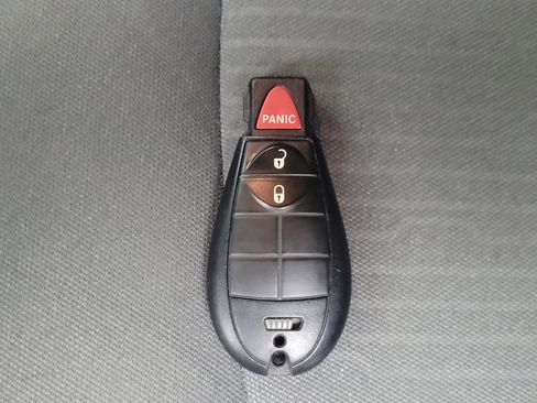 Used 2022 RAM 1500 Classic SLT image 32