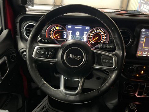 Used 2019 Jeep Wrangler Unlimited Sahara image 17