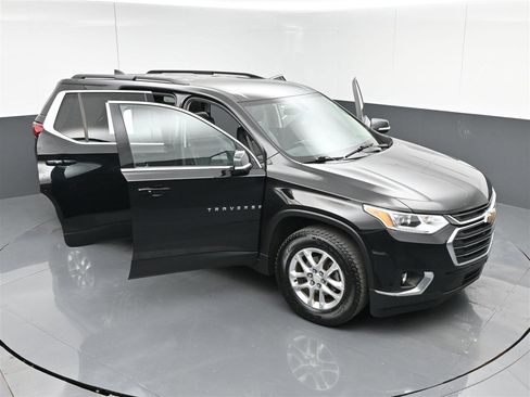 Used 2020 Chevrolet Traverse LT image 38