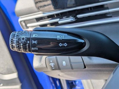 Used 2024 Hyundai Elantra SEL FWD image 25