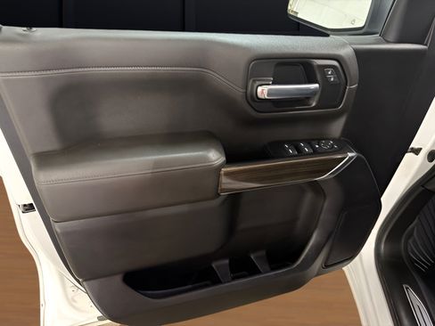 Used 2022 Chevrolet Silverado 1500 RST AWD/4WD image 12