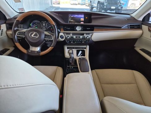 Used 2017 Lexus ES 300h w/ Navigation System Package FWD image 22