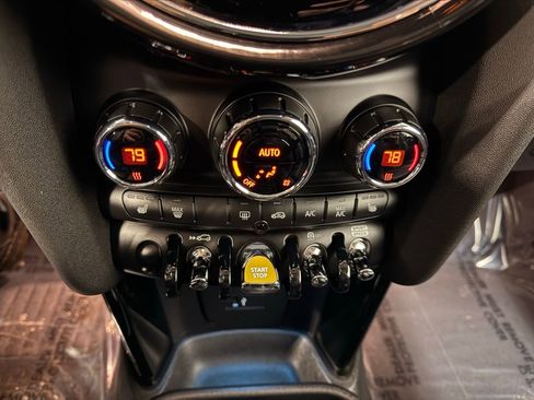 Certified 2024 MINI Cooper SE image 18