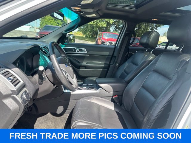 Used 2015 Ford Explorer XLT w/ Equipment Group 202B FWD image 24