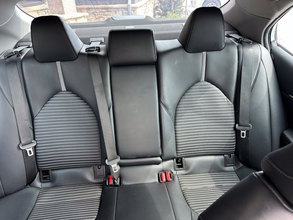 Used 2021 Toyota Camry SE FWD image 29