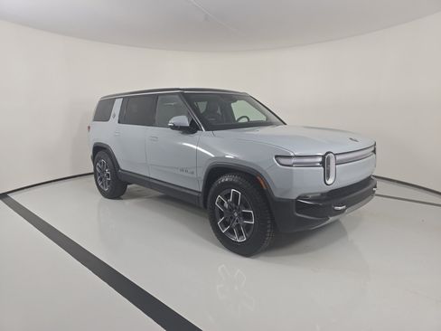 Used 2025 Rivian R1S Adventure AWD/4WD image 7
