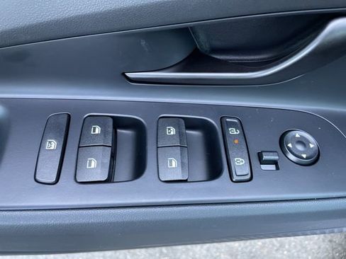 Used 2025 Hyundai Elantra Sport image 14