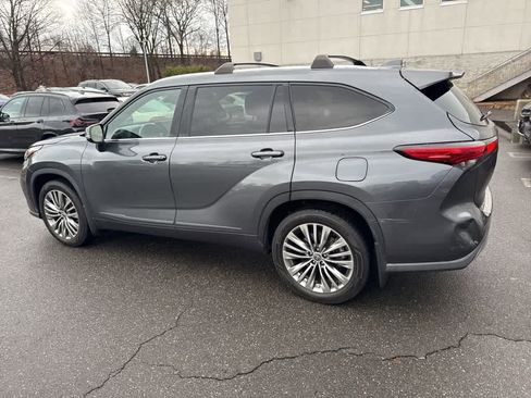 Used 2020 Toyota Highlander Platinum image 29