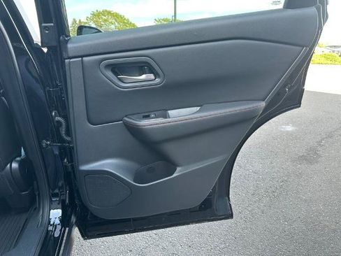 Certified 2025 Nissan Rogue SV AWD/4WD image 28