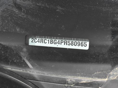 Used 2023 Chrysler Pacifica Touring-L FWD image 34