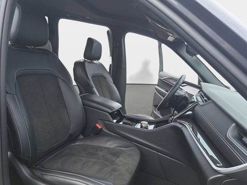 Certified 2022 Jeep Grand Cherokee Altitude AWD/4WD image 11