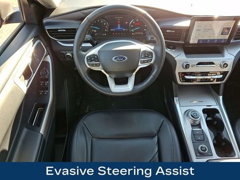 Used 2022 Ford Explorer XLT w/ Equipment Group 202A image 17