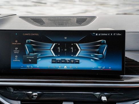 Used 2024 BMW X5 xDrive40i w/ Premium Package image 13