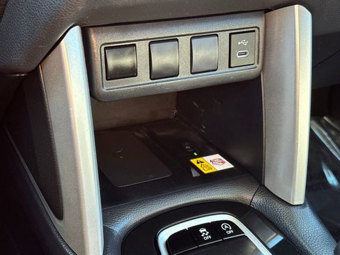 Used 2023 Toyota Corolla Cross LE image 25