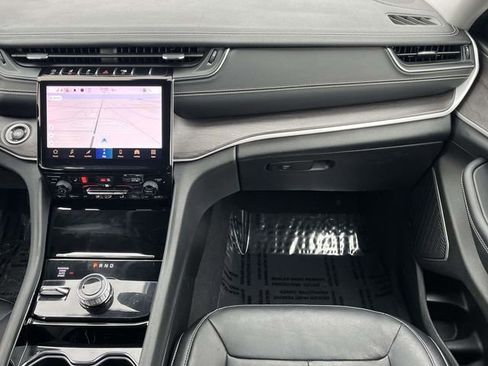 Used 2022 Jeep Grand Cherokee L Limited image 20