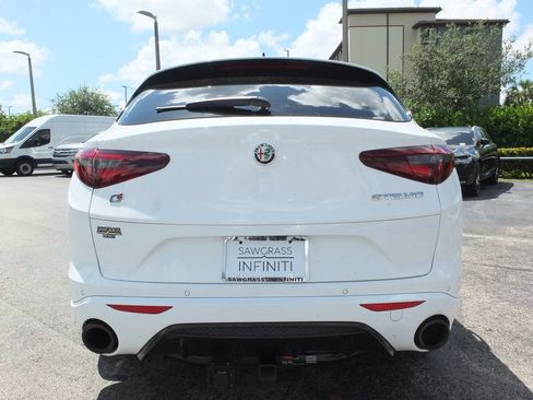 Used 2023 Alfa Romeo Stelvio Veloce AWD/4WD image 10