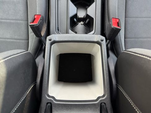 Used 2024 Volkswagen Taos SE image 27