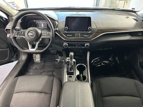 Used 2023 Nissan Altima 2.5 SV image 13