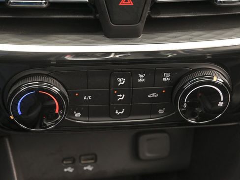 Used 2025 Buick Encore GX Sport Touring w/ Experience Buick Package FWD image 34