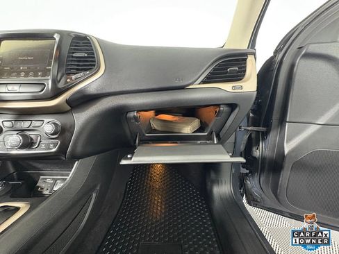 Used 2017 Jeep Cherokee 75th Anniversary AWD/4WD image 27