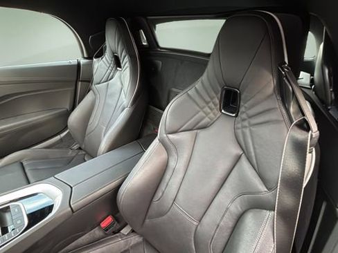 Used 2022 BMW Z4 M40i w/ Premium Package image 19
