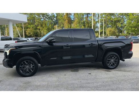 Used 2022 Toyota Tundra Platinum image 5