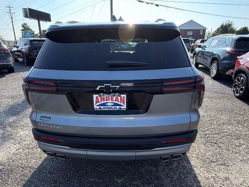 New 2026 Chevrolet Traverse LT w/ Sun and Wheel Package FWD image 10