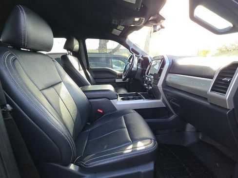 Used 2022 Ford F350 Lariat w/ Black Appearance Package image 10