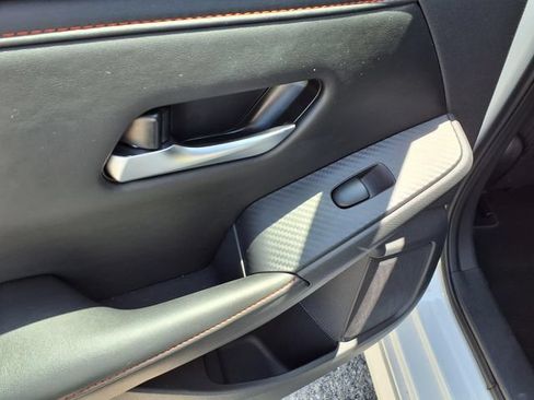Used 2025 Nissan Sentra SR w/ SR Premium Package FWD image 19