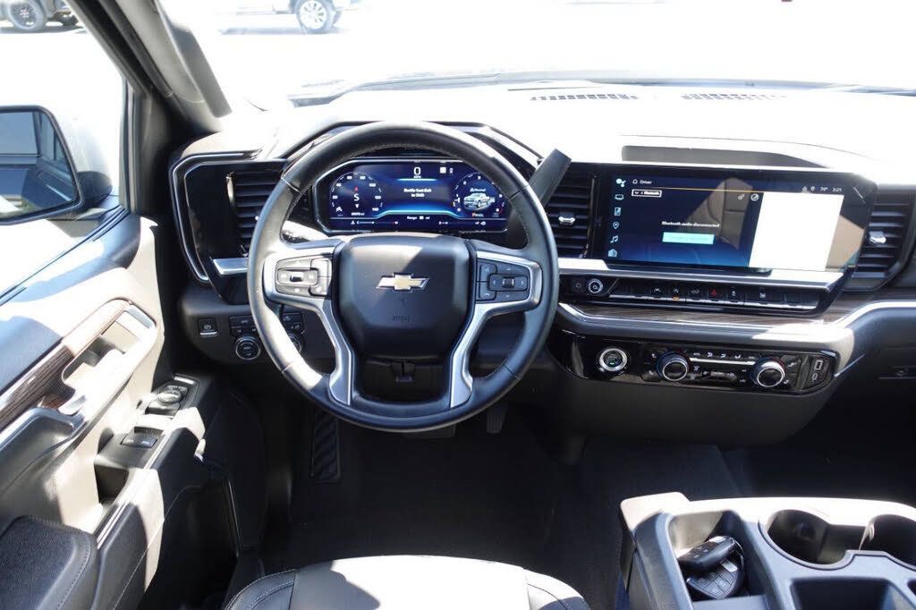 Used 2023 Chevrolet Silverado 1500 LT AWD/4WD image 38