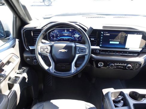 Used 2023 Chevrolet Silverado 1500 LT AWD/4WD image 38