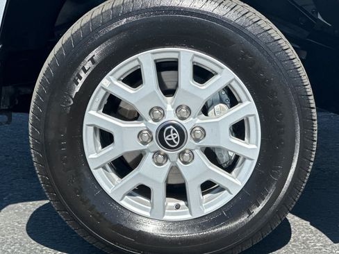 Used 2024 Toyota Tacoma SR5 AWD/4WD image 25