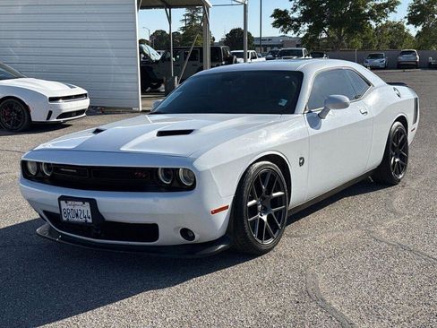 Used 2016 Dodge Challenger R/T Scat Pack w/ Leather Interior Group RWD image 8