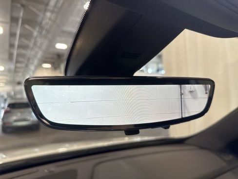 Used 2023 Chevrolet Traverse LT FWD image 31