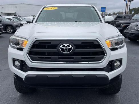 Used 2017 Toyota Tacoma SR5 image 7