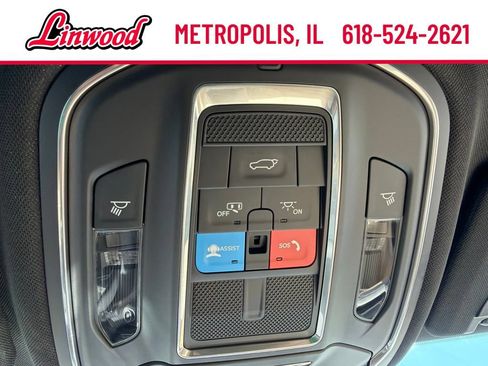 Used 2025 Jeep Grand Cherokee Limited AWD/4WD image 35